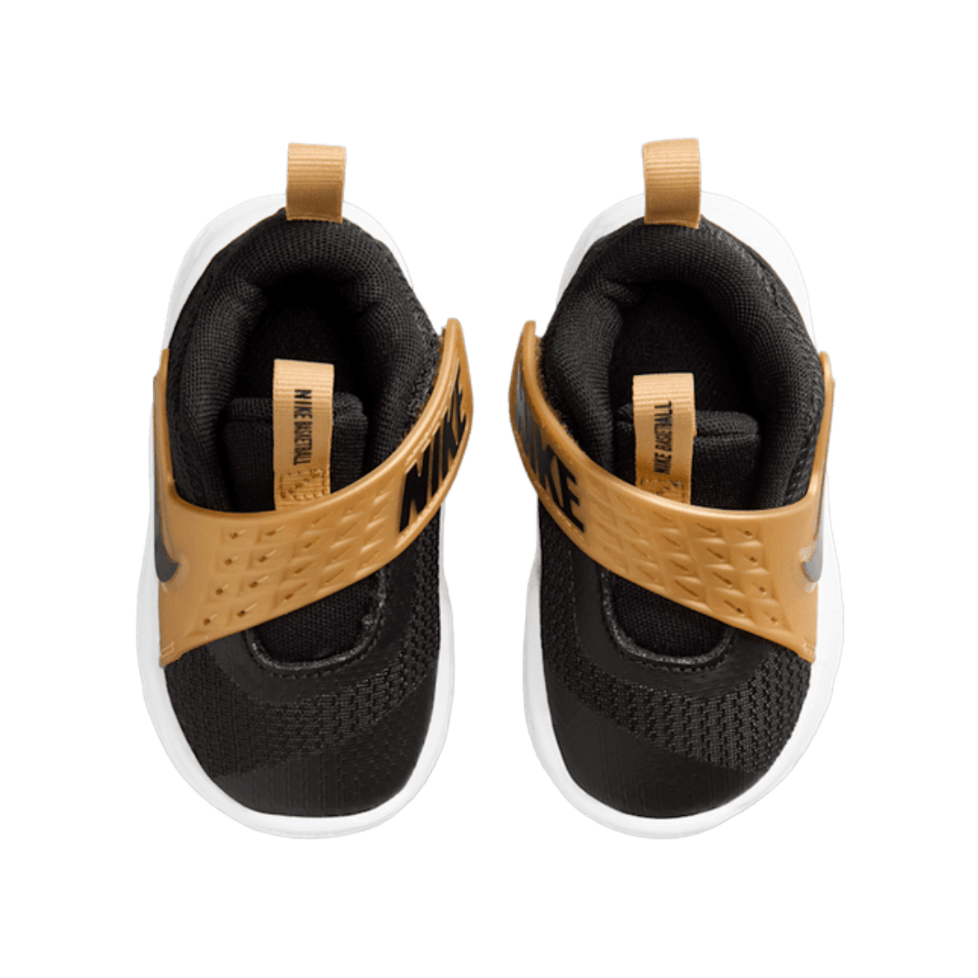 ZAPATILLAS DE BASKETBALL NIKE TEAM HUSTLE D 12 BEBÉS | HF6281 - 003 NIKE 10 - RealSport