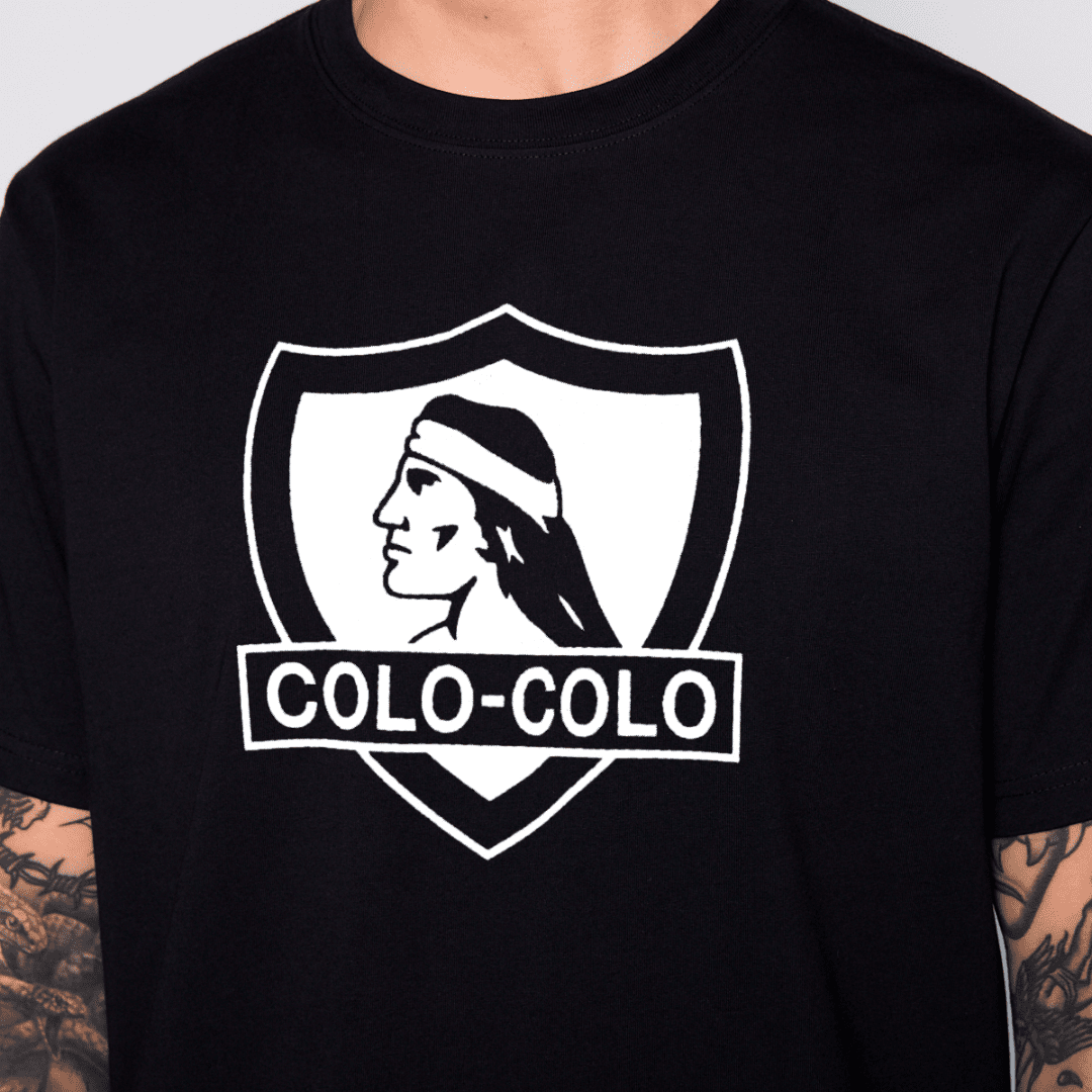 POLERA STREETMACHINE COLO COLO URBANO ESCUDO VERANO | CCPOV2620NE STREET MACHINE 2XL - RealSport
