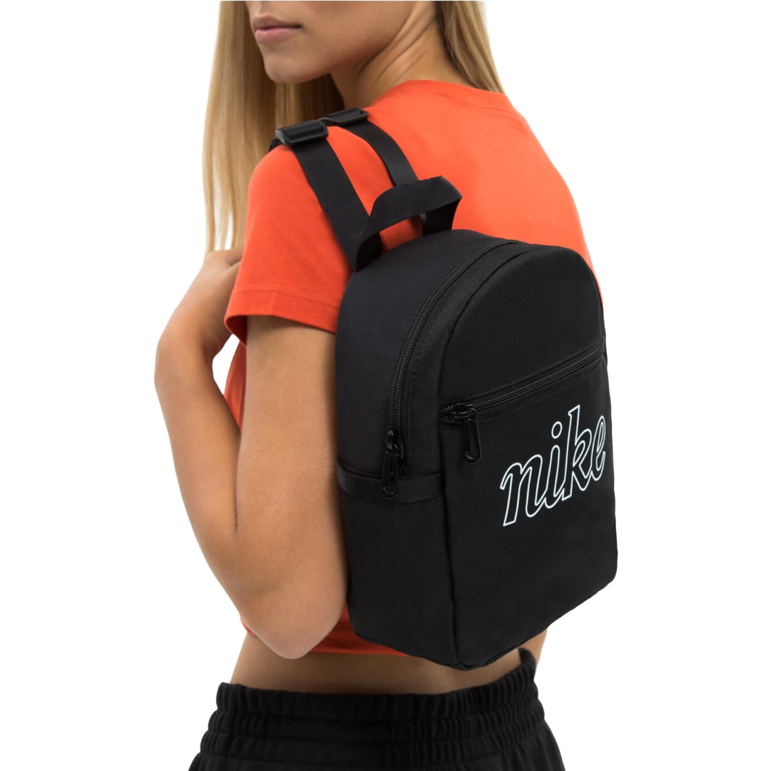 MOCHILA NIKE MINI SPORTSWEAR FUTURA 365 | DQ5702-010