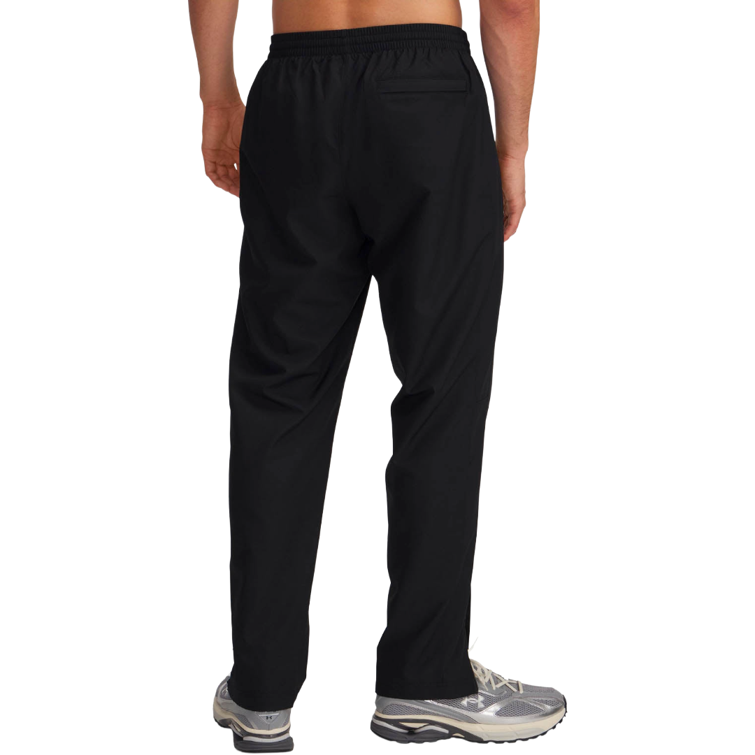 PANTALÓN BUZO UNDER ARMOUR RIVAL WOVEN HOMBRE | 1390150-001