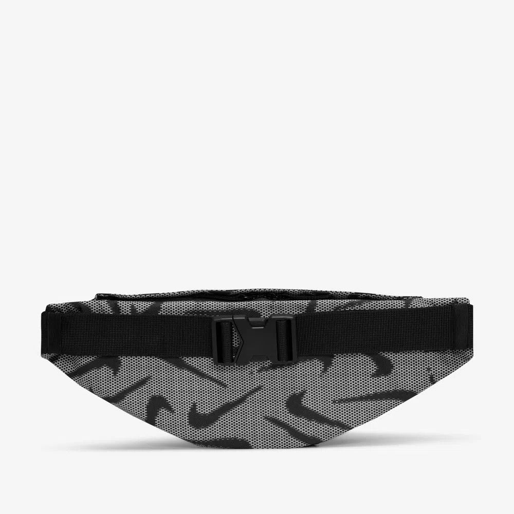 BANANO NIKE HERITAGE GRIS | DQ5605 - 010 NIKE - CalzadosPaola