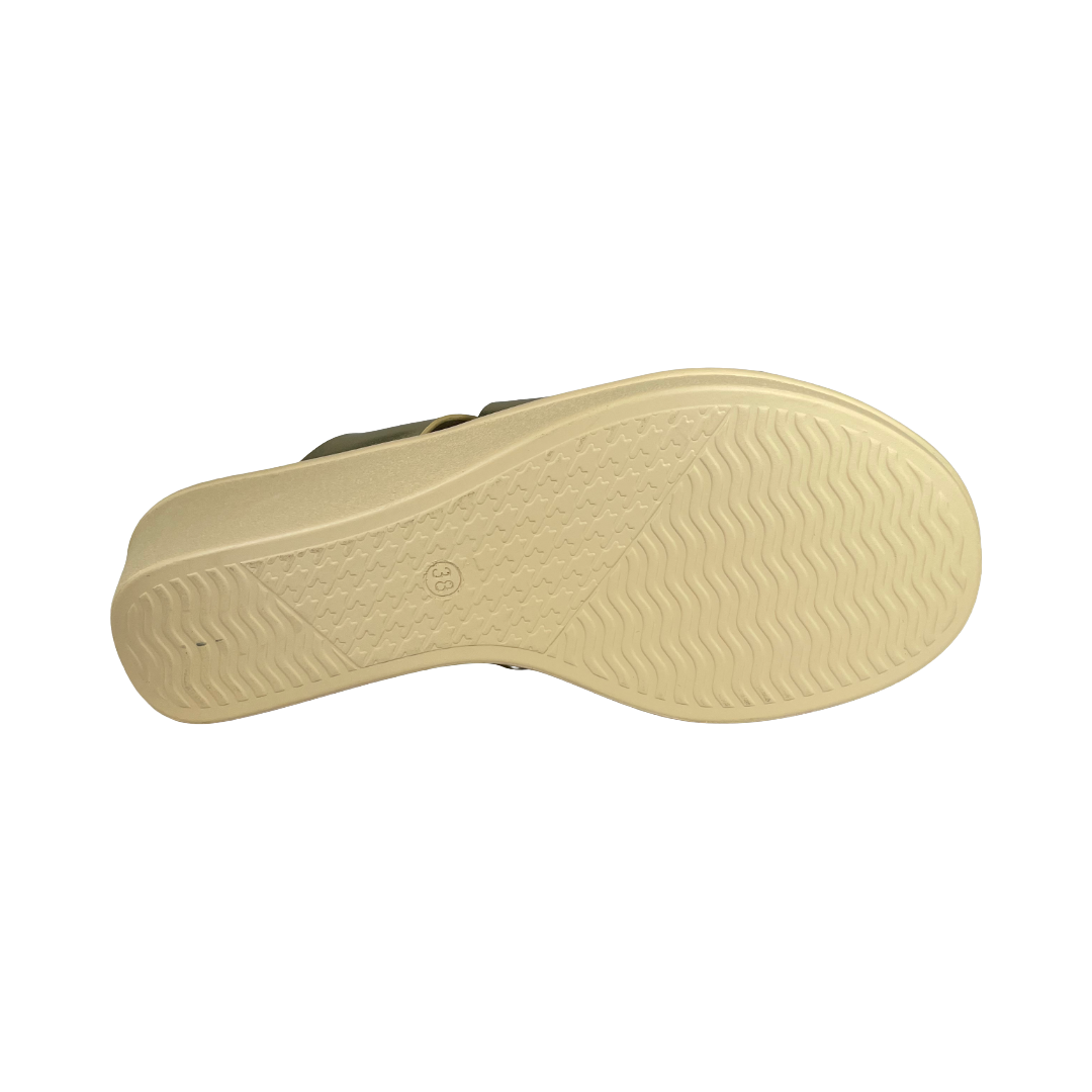 SANDALIAS NEW WALK DORADO MUJER HT3T8434-11A